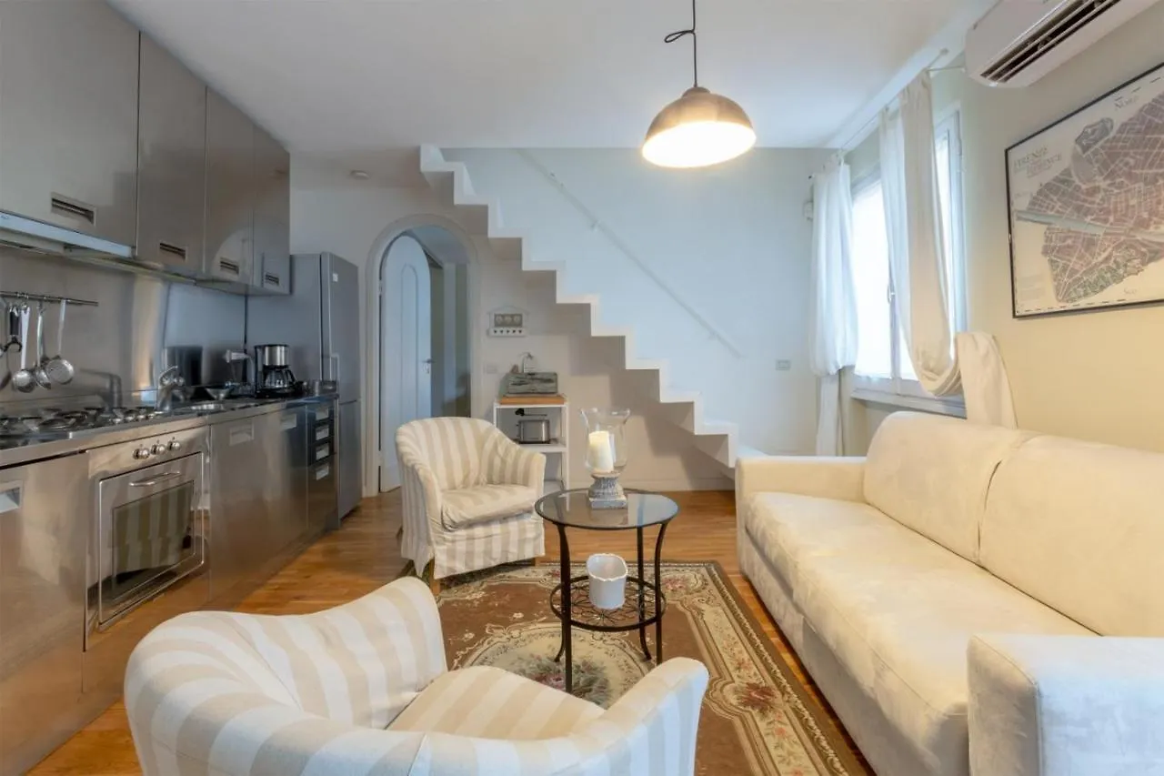 Penthouse Alexandra Tower Hotel Florence