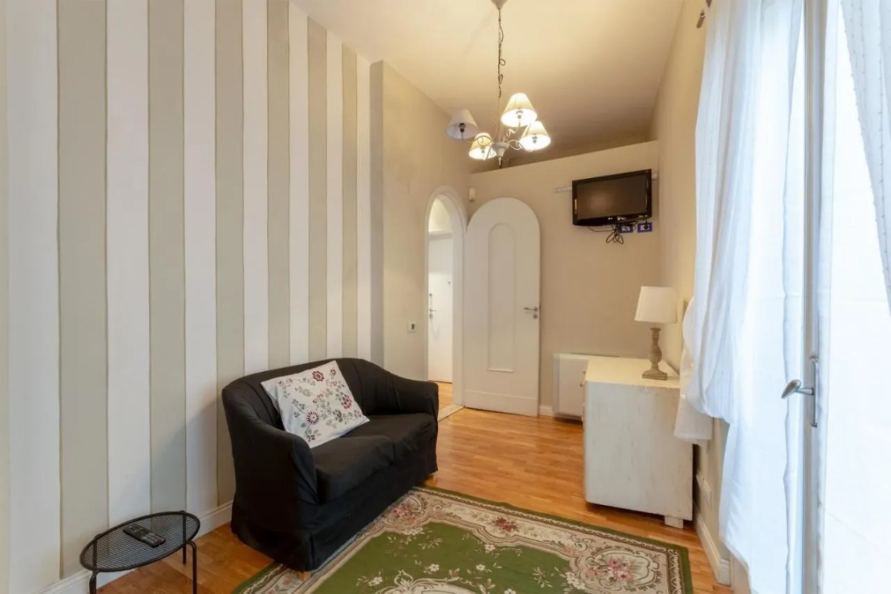 Penthouse Alexandra Tower Hotel Florence 0*,  Italy