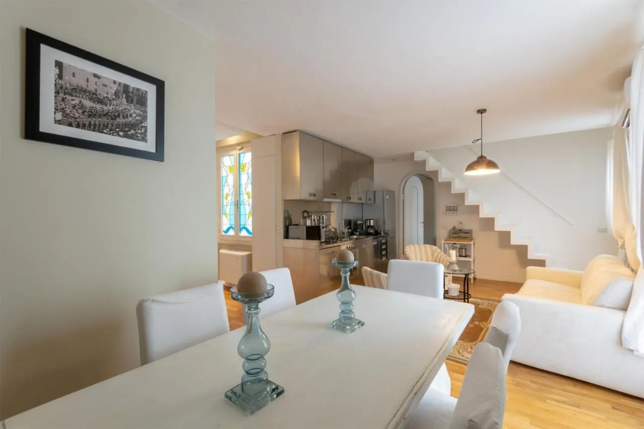 Penthouse Alexandra Tower Hotel Florencia Apartamento